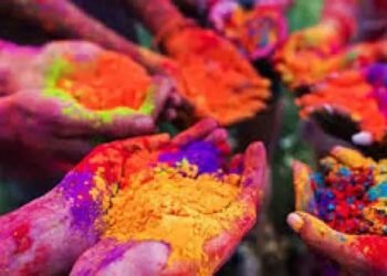 होली पर जरूर खरीदें ये 3 चीजें, कभी नहीं होगी धन की कमी, मां लक्ष्मी की बनी रहेगी कृपा!