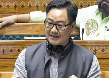 लोकसभा में वक्फ संशोधन बिल पास, राज्यसभा में क्या है NDA का नंबर गेम?