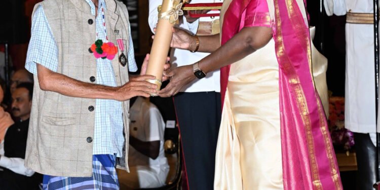 गढ़बेंगाल के पंडीराम मंडावी को पद्मश्री सम्मान, मुख्यमंत्री विष्णुदेव साय ने दी शुभकामनाएं