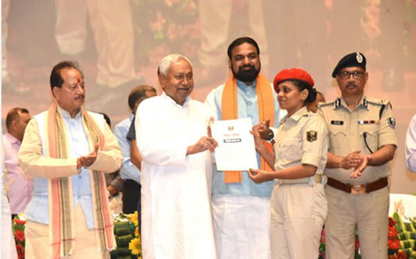 बिहार पुलिस के 21,391 चयनित अभ्यर्थियों को मिला नियुक्ति-पत्र