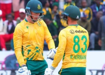 साउथ अफ्रीका ने जिम्बाब्वे को 7 विकेट से रौंदा, फाइनल में पहुंचने से एक कदम दूर