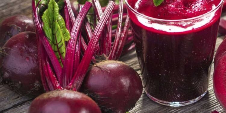 ब्लड प्रेशर ही नहीं, सेहत के इन मामलों में भी बहुत फायदेमंद है चुकंदर का जूस