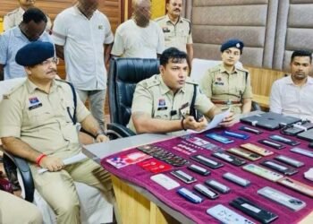 Snapchat के जरिए ठगी करने वाले नाइजिरियन और दक्षिणी अफ्रीकी 3 ठग दिल्ली से गिरफ्तार