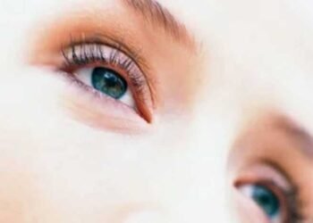 भूलकर भी नजरअंदाज न करें आंखों की ये 5 बीमारियां, जीवनभर के लिए छिन सकती हैं रोशनी