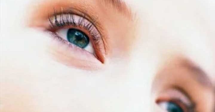 भूलकर भी नजरअंदाज न करें आंखों की ये 5 बीमारियां, जीवनभर के लिए छिन सकती हैं रोशनी