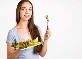 नौ दिन तक सिर्फ फलाहार लेने से शरीर पर क्या होता है बदलाव, जानिए कैसे रखें सेहत का ख्याल