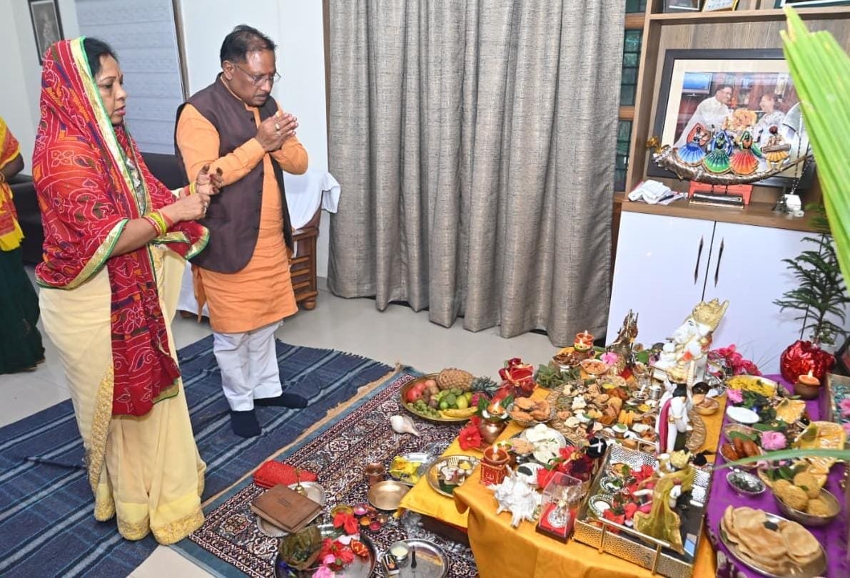 मुख्यमंत्री साय ने की गोवर्धन पूजा, प्रदेश की सुख-समृद्धि और खुशहाली की कामना की