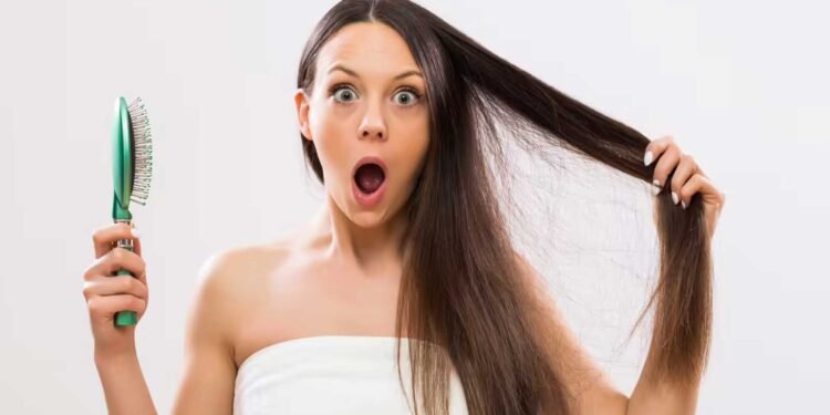भूलकर नहीं दोहराएं रोजाना की ये 5 आदतें, बालों की जड़ों को कर देती है कमजोर