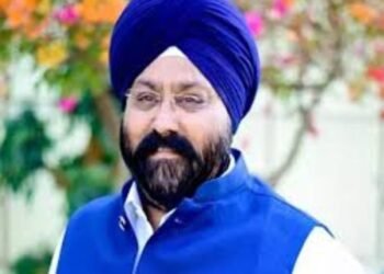 भू माफिया गुरूचरण सिंह होरा की गिरफ्तारी की मांग को लेकर अपर मुख्य सचिव, मनोज पिंगुआ व डी.जी.पी. अरूण देव गौतम से मिले होरा पीड़ित संघ के सदस्य, मुख्य सचिव को भी दी शिकायत।