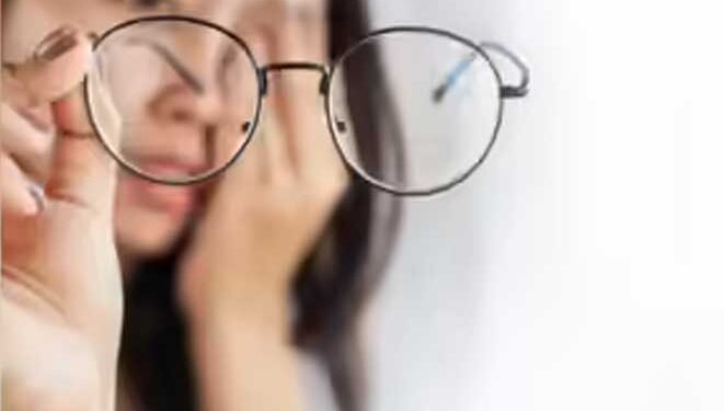 रोजाना आदत में शामिल कर लें ये चार आयुर्वेदिक तरीके, आंखों की बढ़ेगी रोशनी और होगी देखभाल