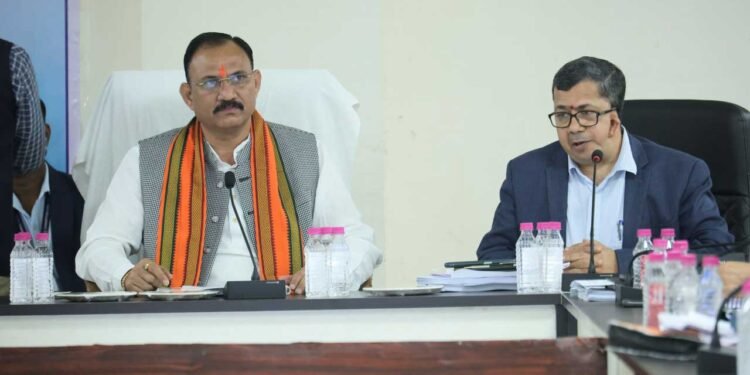 श्याम बिहारी जायसवाल ने स्वास्थ्य सेवाओं को मिशन मोड में सुदृढ़ करने के दिए निर्देश