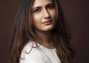 पहली बार क्लिफ जंपिंग करते दिखीं फातिमा सना शेख, शेयर किया रोमांचक अनुभव