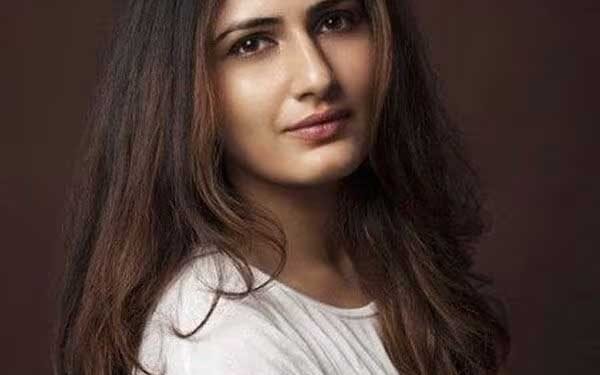 पहली बार क्लिफ जंपिंग करते दिखीं फातिमा सना शेख, शेयर किया रोमांचक अनुभव