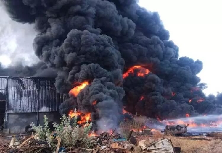 राजनांदगांव : मोंहदी में केमिकल फैक्ट्री में भीषण आग, लाखों का नुकसान