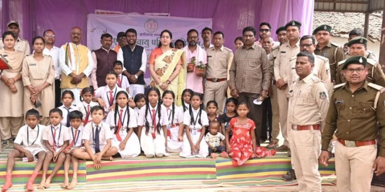 बीरगुड़ी में जैव विविधता संरक्षण व अग्नि सुरक्षा कार्यशाला, वनवासियों को आत्मनिर्भरता का संदेश