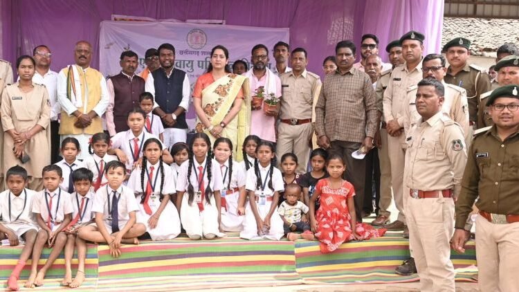 बीरगुड़ी में जैव विविधता संरक्षण व अग्नि सुरक्षा कार्यशाला, वनवासियों को आत्मनिर्भरता का संदेश