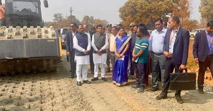 नारायणपुर-कोंडागांव निर्माणाधीन राष्ट्रीय राजमार्ग का मुख्यमंत्री साय ने किया निरीक्षण