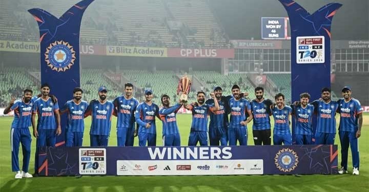 भारत और न्यूजीलैंड के बीच खेले गए पांच मैचों की सीरीज के पांचवें मुकाबले में भारतीय टीम ने इतिहास रच दिया।