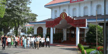 राज्यपाल के गोद ग्राम पंचायत बिजली के ग्रामीणों ने किया लोकभवन का भ्रमण