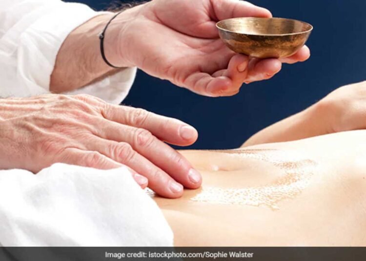रात को सोने से पहले नाभि पर लगाएं ये 1 तेल; शरीर की कई समस्याएं होंगी छूमंतर