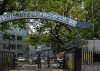 बंगाल में ED की 12 ठिकानों पर ताबड़तोड़ छापेमारी, झारखंड तक फैला है काली कमाई का नेटवर्क
