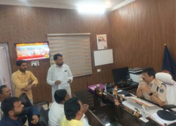 सरकारी दफ्तरों में कार रेंट पर लगवाने का दिया झांसा: अब न गाड़ियां मिल रहीं, न किराया, GPS भी बंद