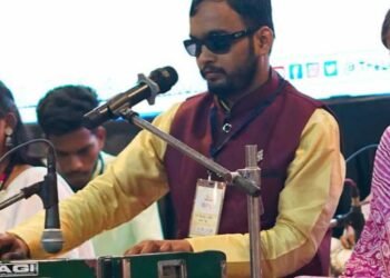 दृष्टि दिव्यांगता पर संकल्प की जीत: आत्मनिर्भरता की मिसाल बने श्री अभिनंदन, अब गढ़ रहे नई प्रतिभाओं का भविष्य