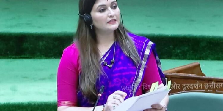 आदिवासियों की मूल जड़ का महाकाव्य है ‘धर्म स्वातंत्र्य विधेयक’ : भावना बोहरा