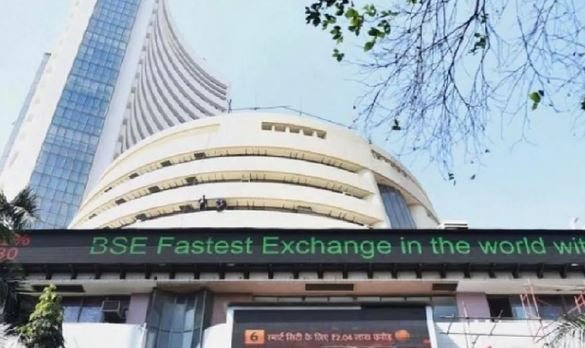 होली पर शेयर बाजार बंद, सेंसेक्स 1,048 अंक टूटा; कच्चे तेल में उछाल