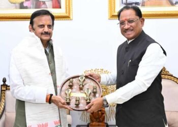 मुख्यमंत्री से मध्यप्रदेश के उपमुख्यमंत्री राजेंद्र शुक्ला ने की सौजन्य मुलाकात