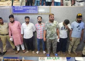 चाकूबाजी करने वालों, क्षेत्र में शांति भंग करने वाले पत्थरबाजों एवं सार्वजनिक स्थल पर हथियार लहराने वालों पर कड़ी कार्रवाई