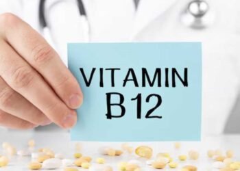  हाथ-पैरों में झुनझुनी और कमजोरी? कहीं आप भी तो नहीं बन रहे इस साइलेंट बीमारी का शिकार?