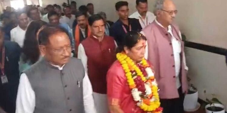 राज्यसभा के लिए भाजपा प्रत्याशी लक्ष्मी वर्मा ने दाखिल किया नामांकन