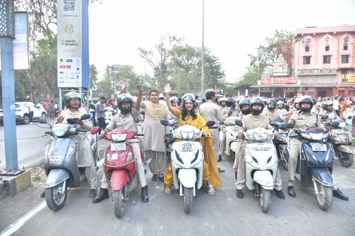 “मैं भारत हूं” थीम पर भव्य बाइक-स्कूटी रैली का आयोजन