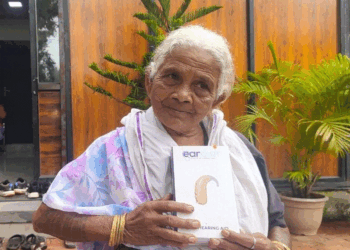90 वर्षीय चाका बाई पुनः सुन सकती है जीवन की मधुर ध्वनि
