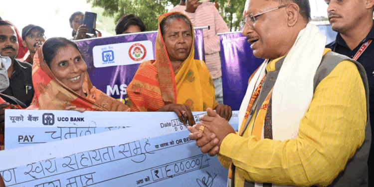 ‘महतारी गौरव वर्ष’ : महिला सशक्तिकरण के नवयुग की ओर अग्रसर छत्तीसगढ़