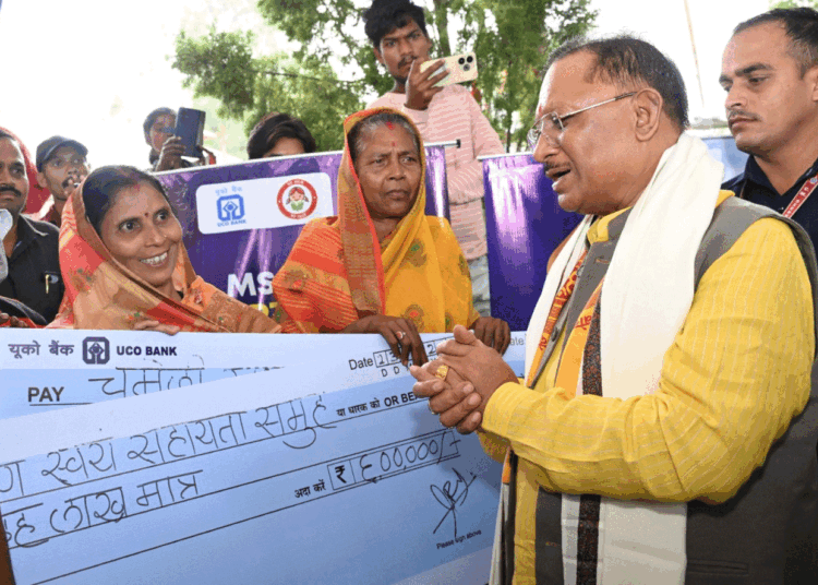 ‘महतारी गौरव वर्ष’ : महिला सशक्तिकरण के नवयुग की ओर अग्रसर छत्तीसगढ़