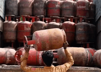 LPG संकट पर PM मोदी की अपील, गृह मंत्रालय ने बनाए कंट्रोल रूम; जिले-जिले में प्रशासन अलर्ट