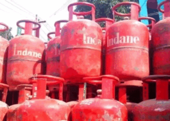 आपकी रसोई तक पहुंची ईरान-इजराइल जंग की आग! घरेलू गैस सिलेंडर के दाम में 60 रुपये की बढ़ोतरी
