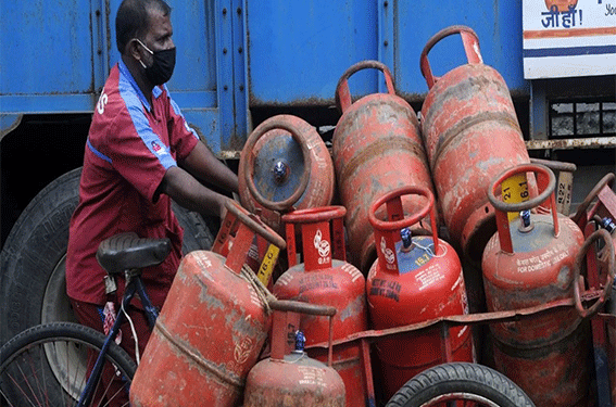 LPG किल्लत से निपटने के लिए भारत का प्लान-B तैयार, अब इन देशों से आ रही LPG की खेप