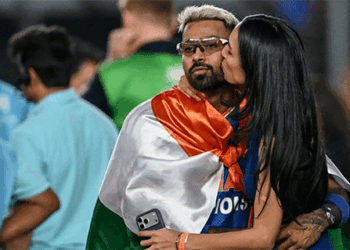 हार्दिक पांड्या ने किया ‘राष्ट्रीय ध्वज’ का अपमान? थाने में दर्ज हुई शिकायत