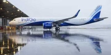 हवाई यात्रियों की जेब पर डाका! IndiGo की उड़ानें ₹10,000 तक महंगी, एक्शन में आई सरकार