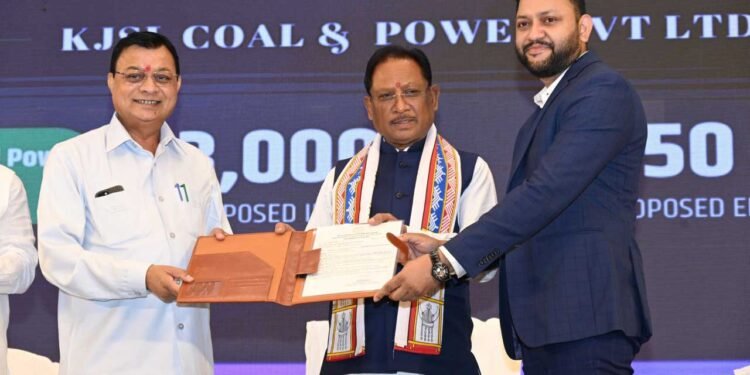 उद्योग और श्रम विभाग के आपसी समन्वय से संवर रहा है – छत्तीसगढ़