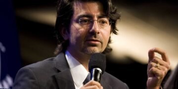 युद्ध के बीच चर्चा में ईरान का अमीर चेहरा—Pierre Omidyar की नेटवर्थ ने चौंकाया