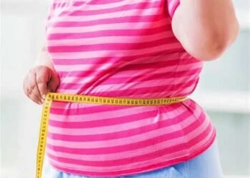 कम खाने के बाद भी क्यों बढ़ रहा है वजन, AIIMS ट्रेंड डॉक्टर ने बताया कहां हो रही है गलती!