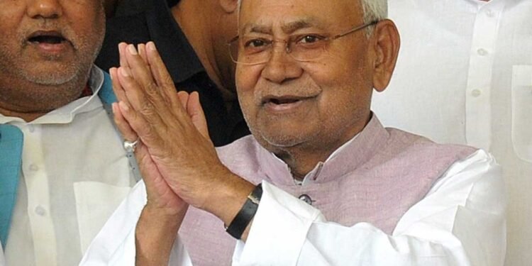 2 दशक बाद नीतीश कुमार की दिल्ली में एंट्री, अब भाजपा भरोसे बिहार! नए मुख्यमंत्री को लेकर सियासी हलचल तेज