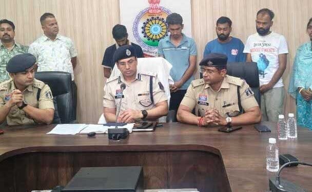 “डिजिटल अरेस्ट ठगी गिरोह बेनकाब : रायगढ़ पुलिस ने 37 लाख की साइबर ठगी में महिला समेत अंतर्राज्यीय 5 आरोपियों को पकड़ा