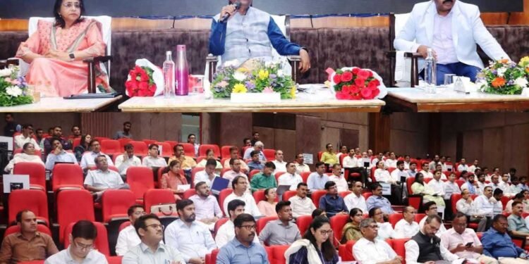 योजनाओं का लाभ हितग्राहियों को समय पर मिले: वन मंत्री श्री केदार कश्यप