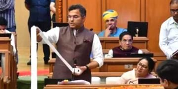 दिल्ली के 70 विधायकों में इस साल किसे मिला ‘बेस्ट’ होने का अवॉर्ड? ऐसे चुना गया