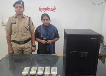 घर में काम करने वाली नौकरानी निकली चोर, ढाई लाख नगदी समेत गिरफ्तार